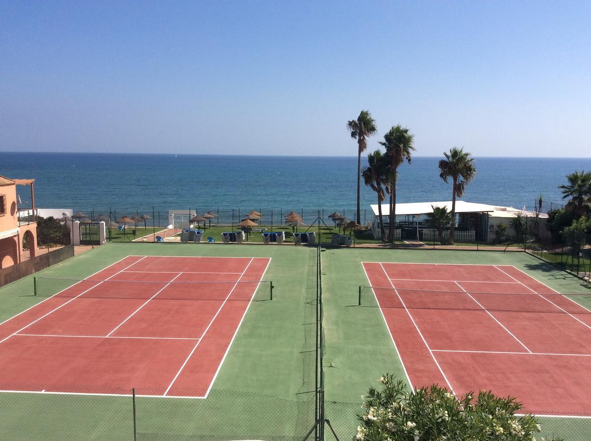 Mansion Alhamar - 2 Bedroom, Frontline Beach, Mountain Views, Full Size Pool, Tennis Courts, Close To Shops, On-Site Bar & Chiringuito Sitio de Calahonda Dış mekan fotoğraf